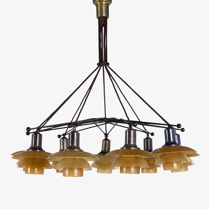 
Poul Henningsen / Louis Poulsen.
PH 2/2 - Rare 