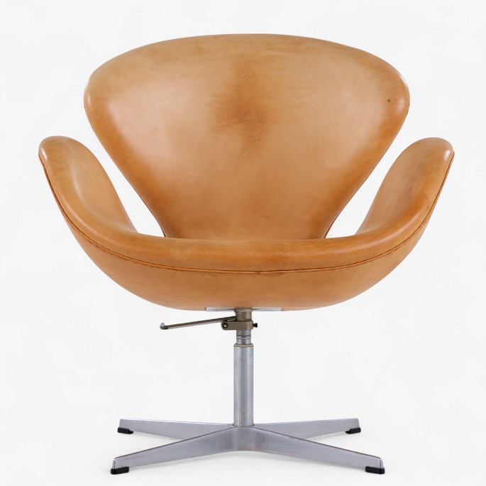 Arne Jacobsen / Fritz Hansen.
AJ 3320 - 