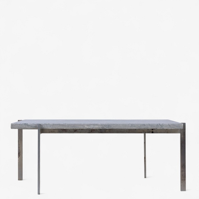 Poul Kjærholm / E. Kold Christensen.
PK 61 - Sofabord med plade i Cippolini-marmor på stel i stål. Stemplet fra 
producent.
1 stk. på lager
