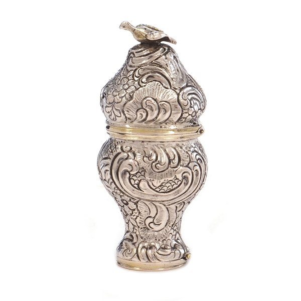 Hovedvandsæg i delvist forgyldt sølv af Christian Andersen, Leck, 1797-1831. H: 
7,6cm