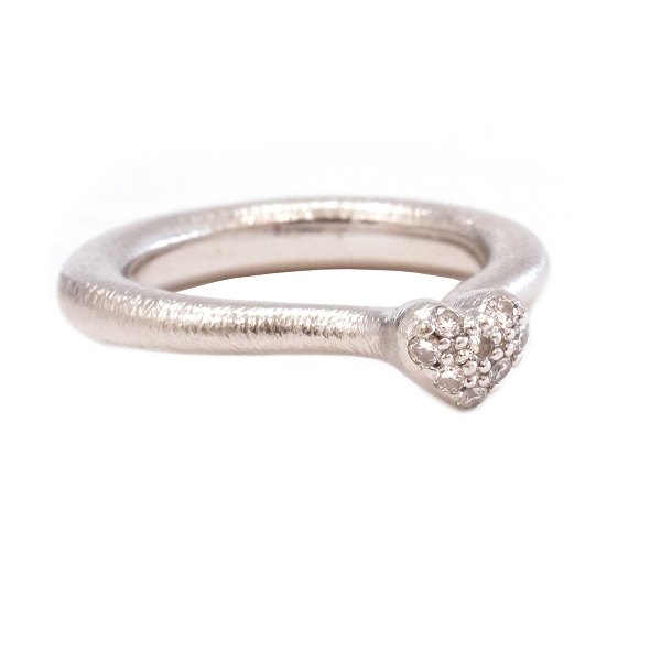 Ole Lynggaard Heart 18kt hvidgulds ring med brillanter. Ringstr. 52